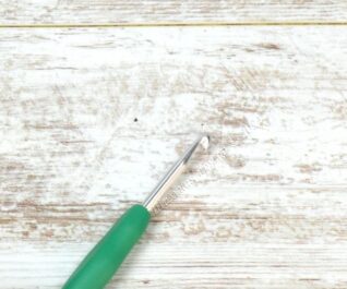 Крючок алюминиевый Maxwell Colors с резиновой ручкой арт.TB.AL-REZ10 Ø 4,5мм/1